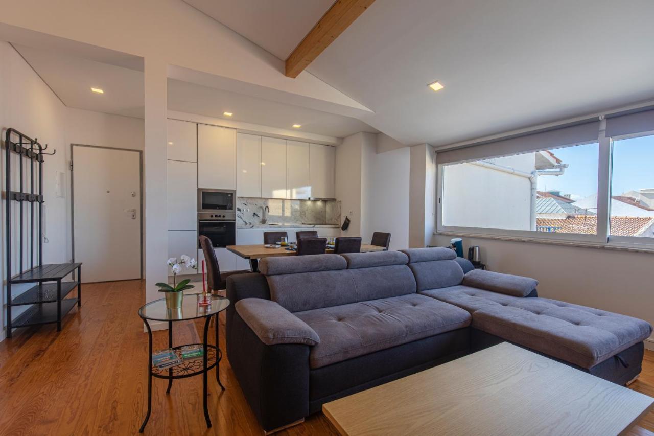 Classy Two Bedroom View Apartment Lissabon